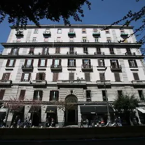 https://napoli-suite.hotels-amalfi.com