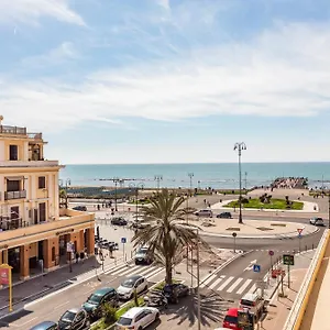 https://maison-6.it-romehotels.com